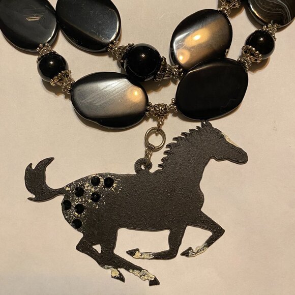 Western Necklace - Chunky double strand black banded agate & Swarovski crystal. - Picture 6 of 9